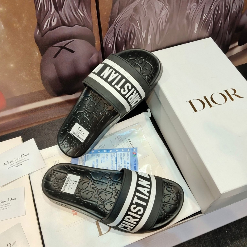 ch**an D*or slippers